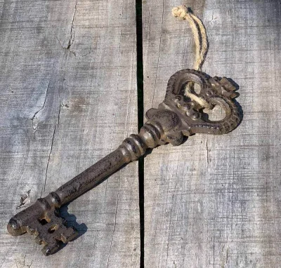 Deko Schlüssel Vintage Groß Krone Nostalgie Gusseisen Antik-Braun 25cm