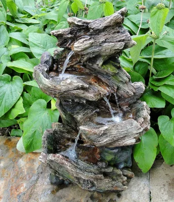 Ubbink AcquaArte Vernier Wasserfall Woodstruktur Gartenbrunnen Set LED Springbrunnen