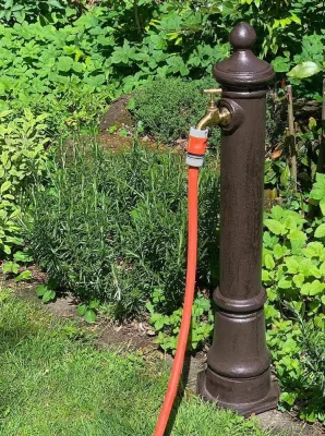 Wasserzapfsäule Wasserzapfstelle für Garten Standbrunnen Antik-Stil Braun 80cm
