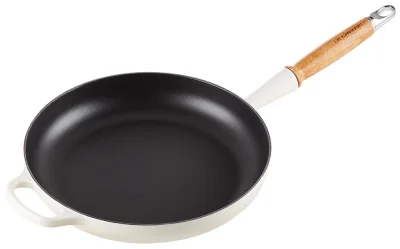 Le Creuset Bratpfanne mit Holzgriff Signature Gusseisen Meringue 28cm